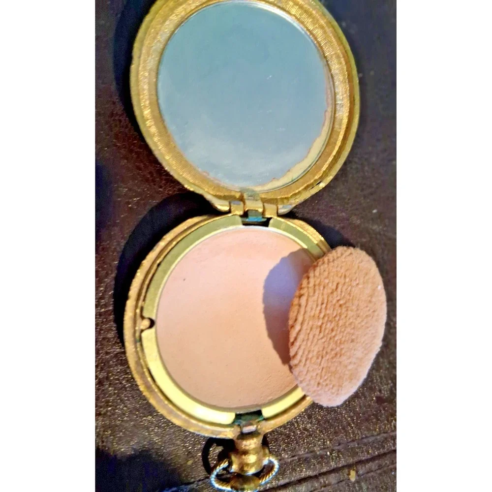Vintage Max Factor  Gold Tone Floral Fresco  Compact  With Puff